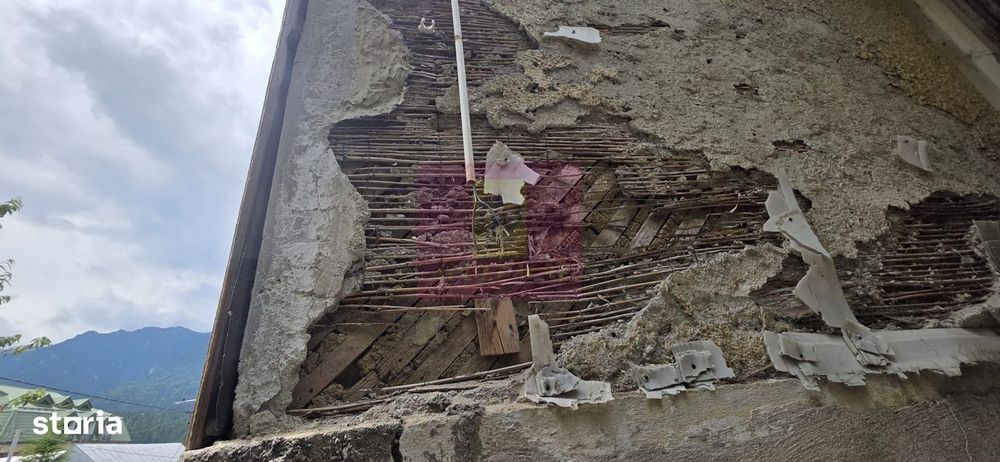 Casa batraneasca cu teren de vanzare in Busteni