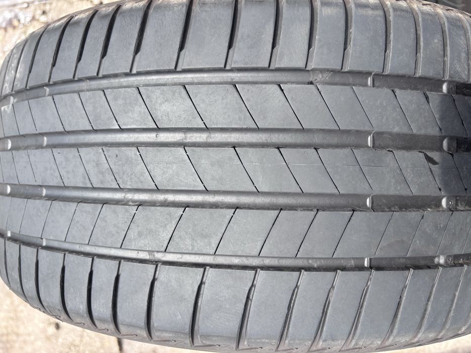 245/40/19 Bridgestone 4 бр 2022