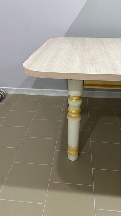 Стол трансформер со скатертью