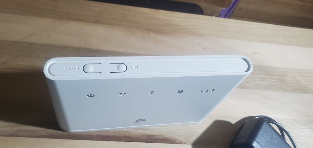 Router Huawei Deblocat, orice retea B311-221 WiFi LAN 4G LTE