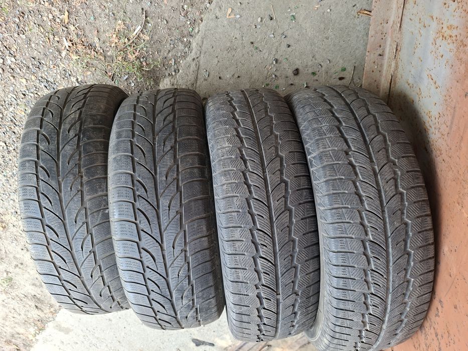 Продам шины 235/65/17