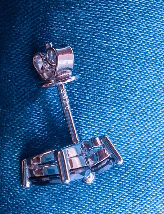 Cercei cu moissanite