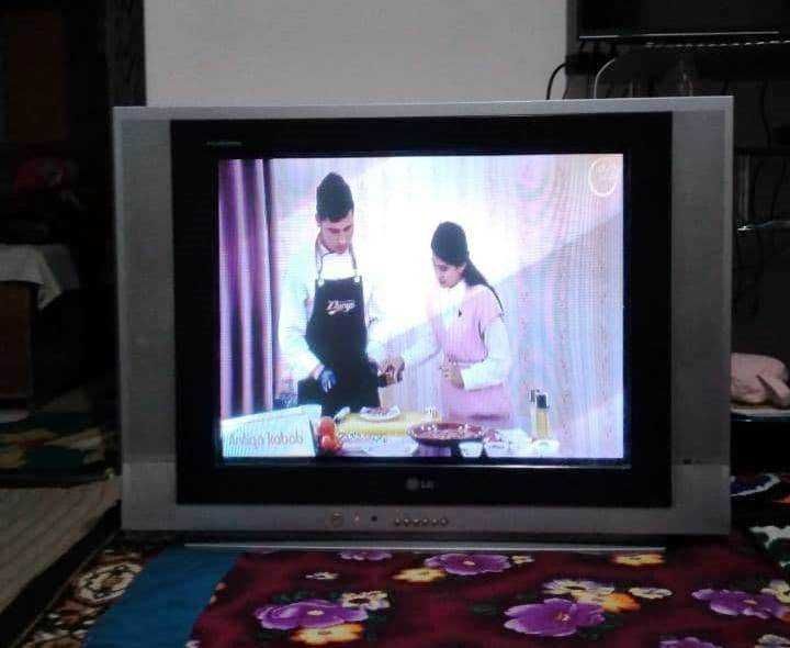 Продаётсы телевизор LG 72 лик телевизор сатылады 19 канал тюнер менен