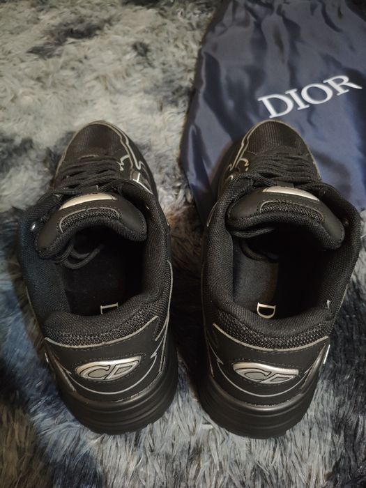 Кроссовки от Dior
