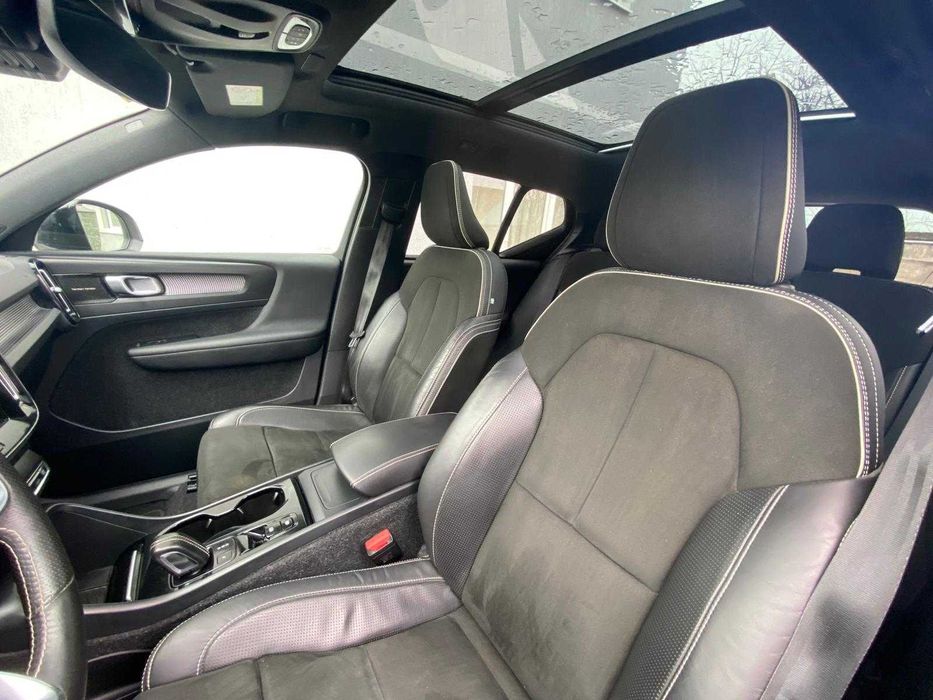 Volvo XC 40 R-Design in stare excelenta - direct proprietar