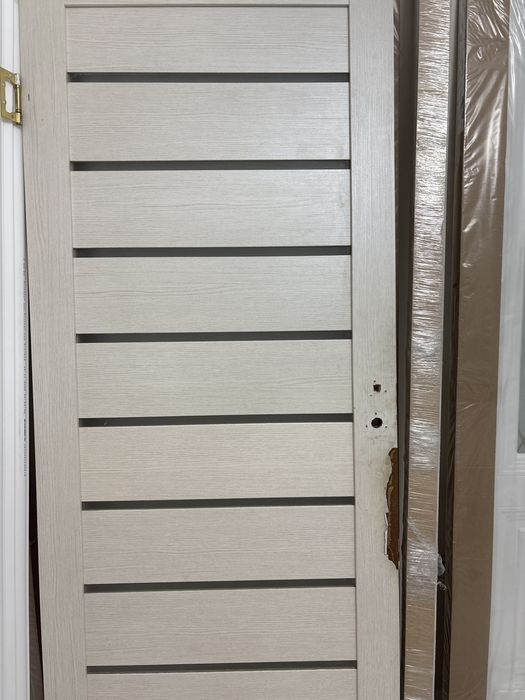 Двери межкомнатные б/у