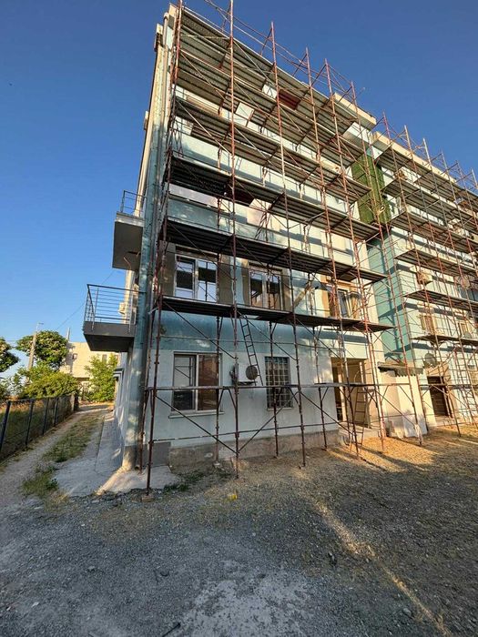 Schelă metalică de închiriat cu montaj autorizat la cerere