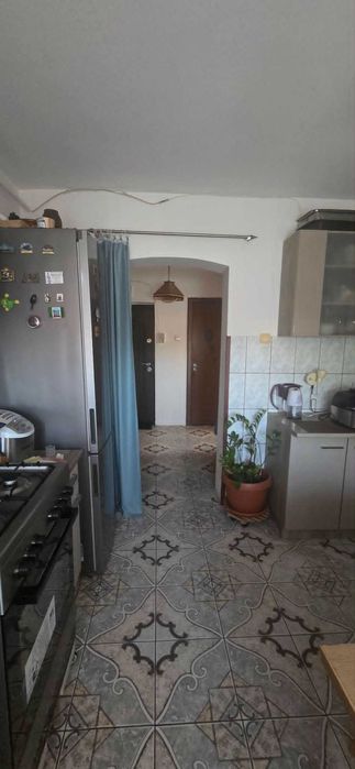 De vanzare urgent, apartament spatios , centru Caracal