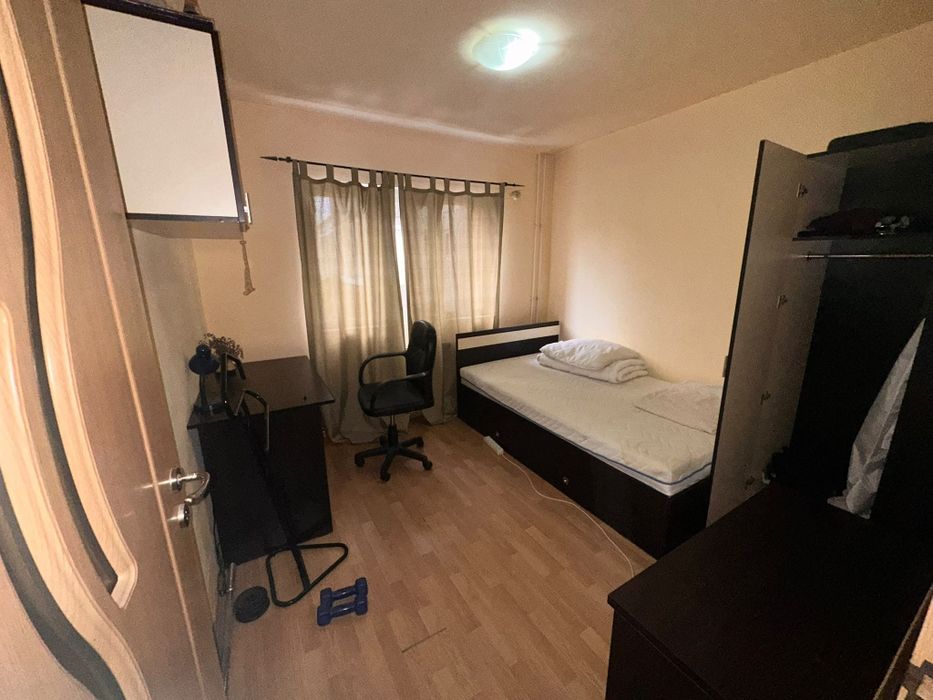 Apartament de vânzare zona Lipovei 3 camere, decomandat