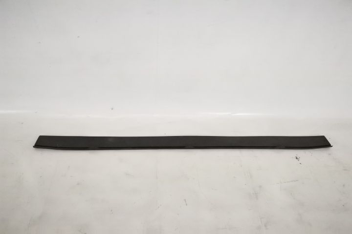 Оригинална предна централна броня в добро състояние, нова / Lip Centra