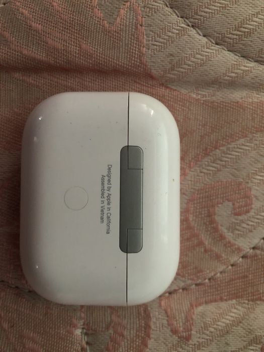 Продаю airpods pro срочно