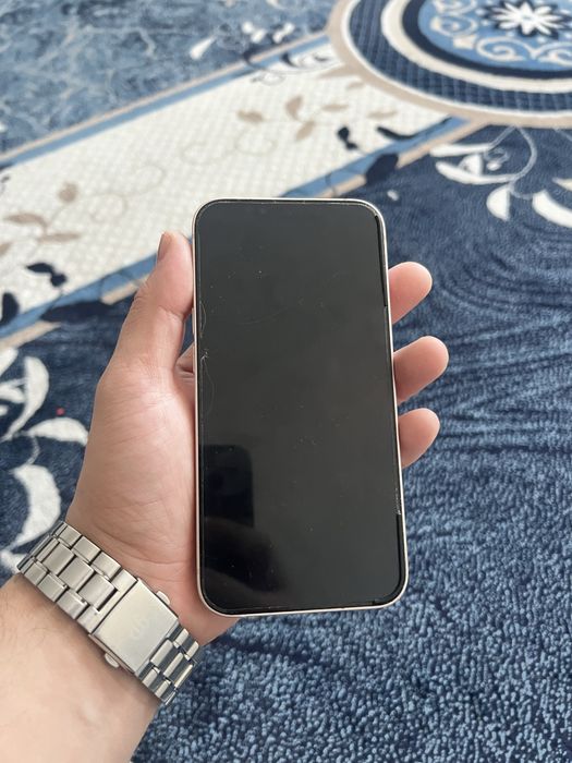 Продам Iphone 13