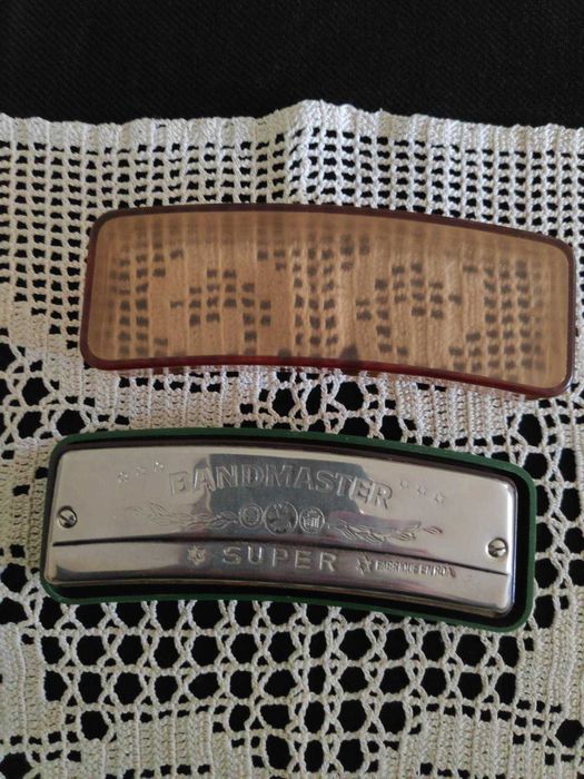 Четири стари хармоники, .
Цена 250 лева, общо. 
Пращам по Еконт.