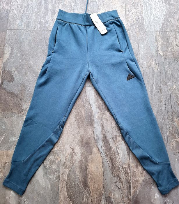 Супер готино мъжко долнище ADIDAS