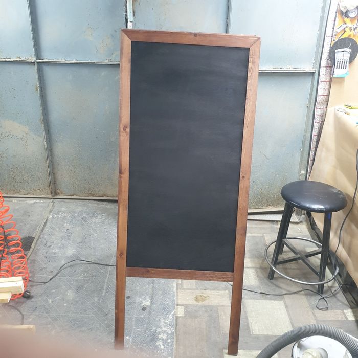 Доска для мела , штендер .