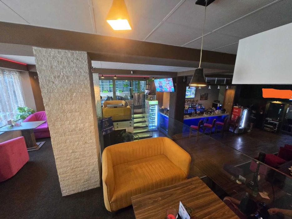 Ресторант и бар, Център