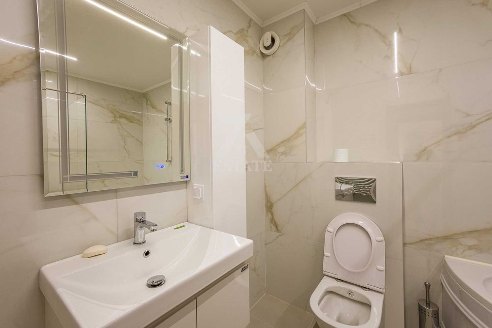 Дава се под наем Тристаен апартамент в София, Витоша - 140 кв.м за 1050 € - Снимка #9