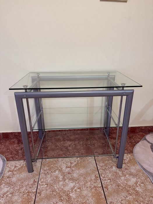 Masa de sticla impecabila