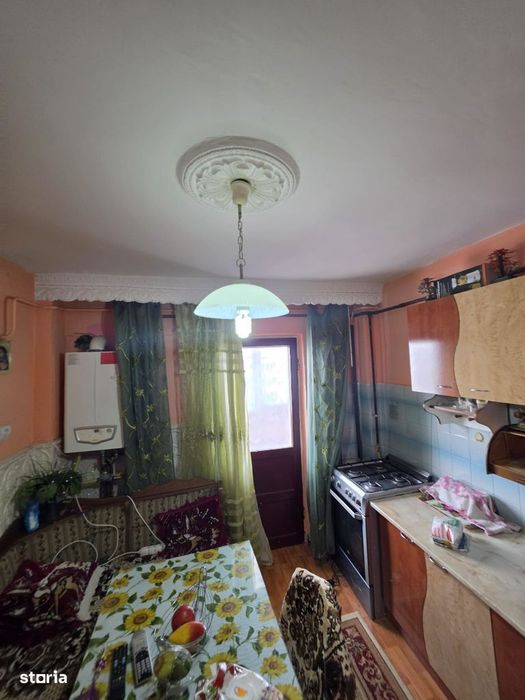 Apartament 3 camere decomandat Mioritei