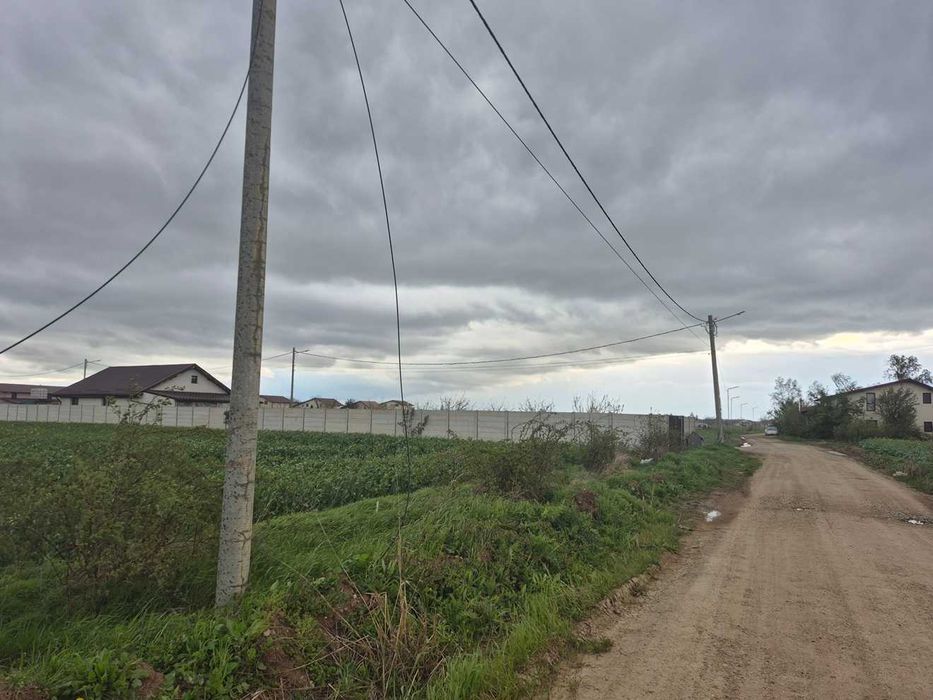 Teren Balotesti,550 mp,langa Dn1,case locuite,electrica-gaz-70m