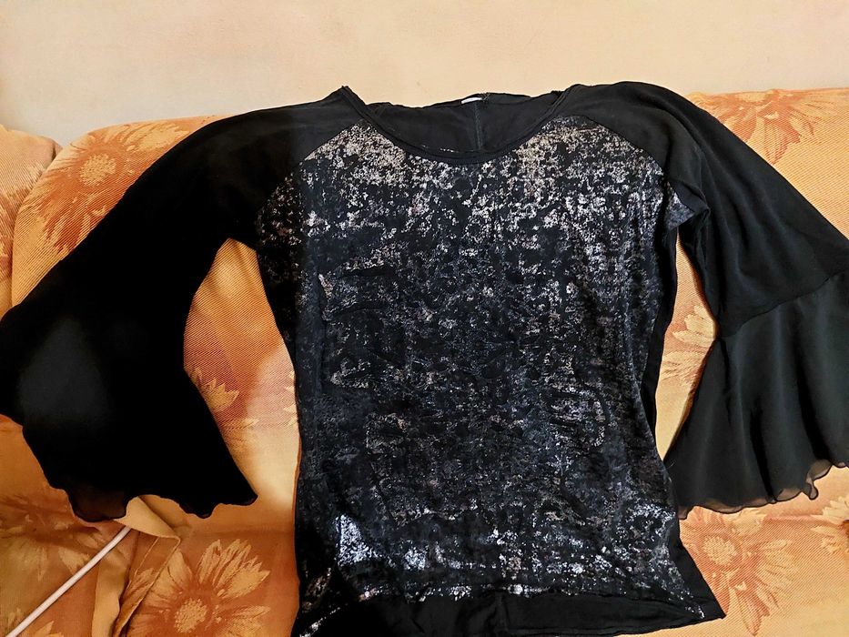 Продавам дамски  блузи и фланели