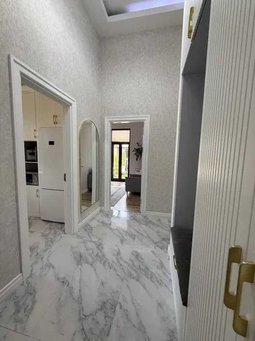 Продается квартира 
Шайхонтахурский район
ЖК Boulevard 111м2+терасса