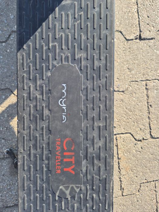 Vand trotinetă electrică !