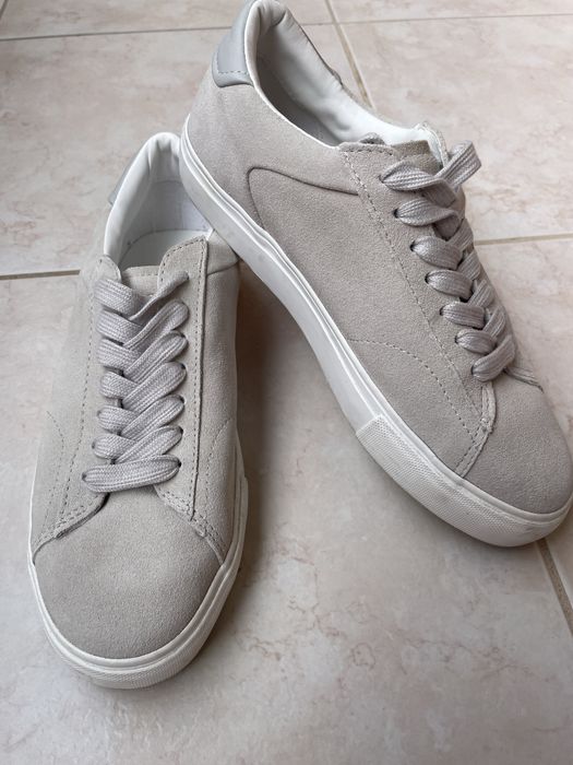 Mango Бежови кецове от велур