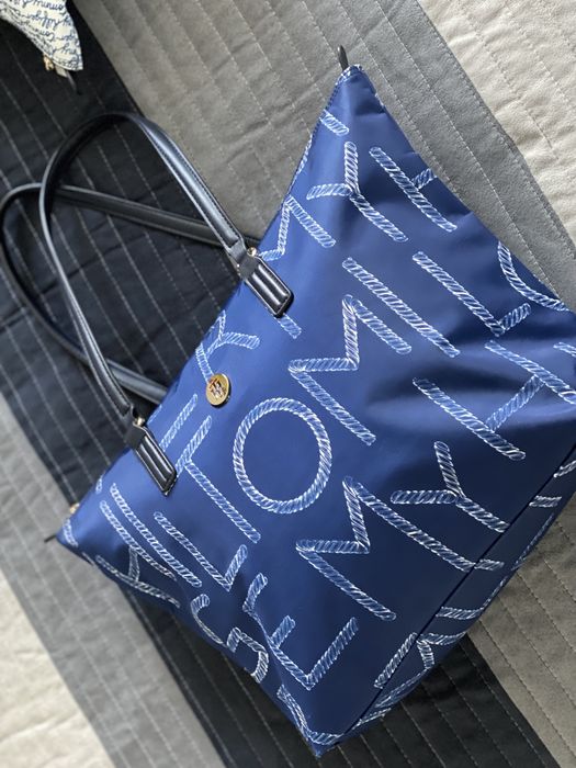 Tommy Hilfiger оригинална чанта PVC, Weekender bag, като НОВА