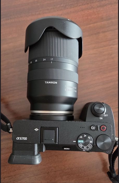 Продам камеру sony с объективом Tamron