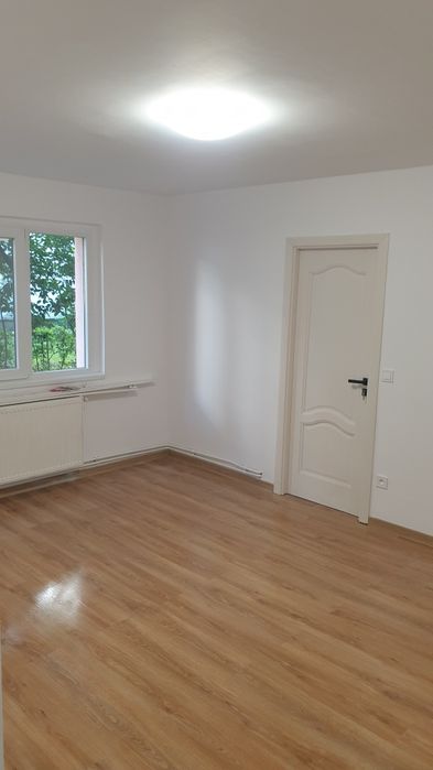 Inchiriez Apartament cu 2 Camere OITUZ