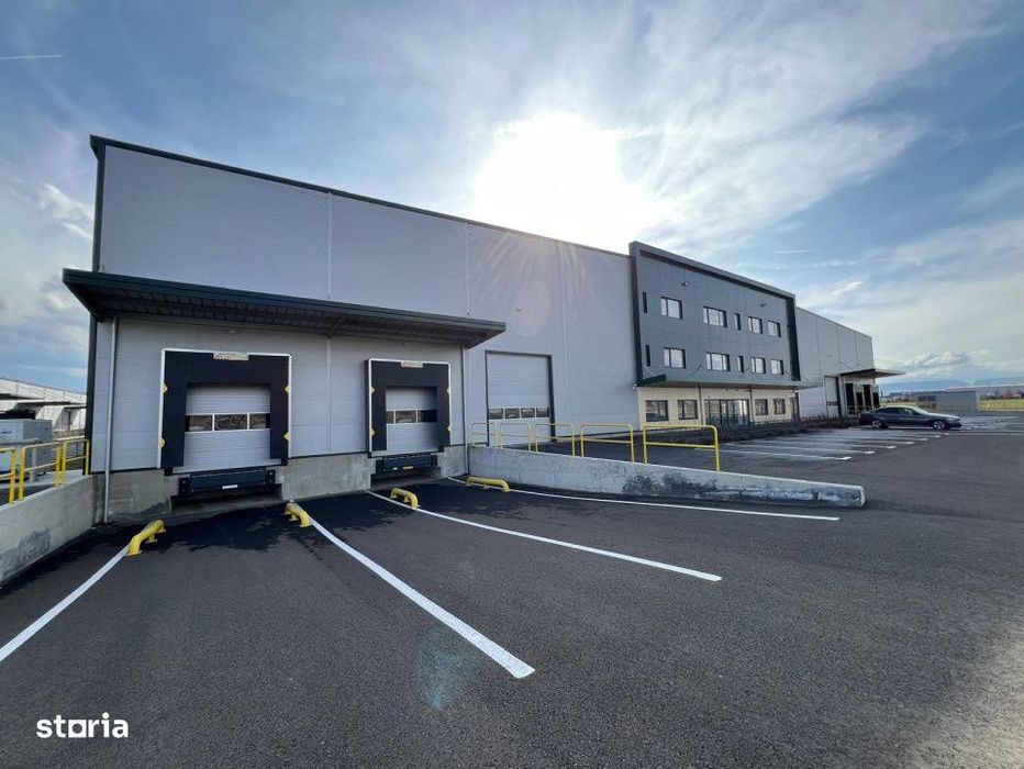 Hala ultramoderna centru logistic, depozitare + birouri 5,857 mp