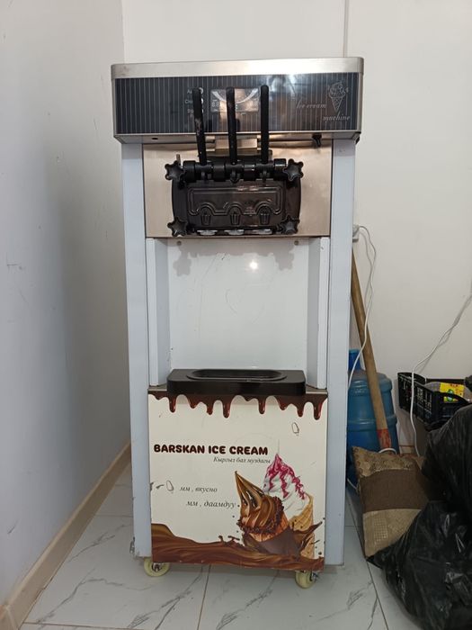 Продам мороженный аппарат