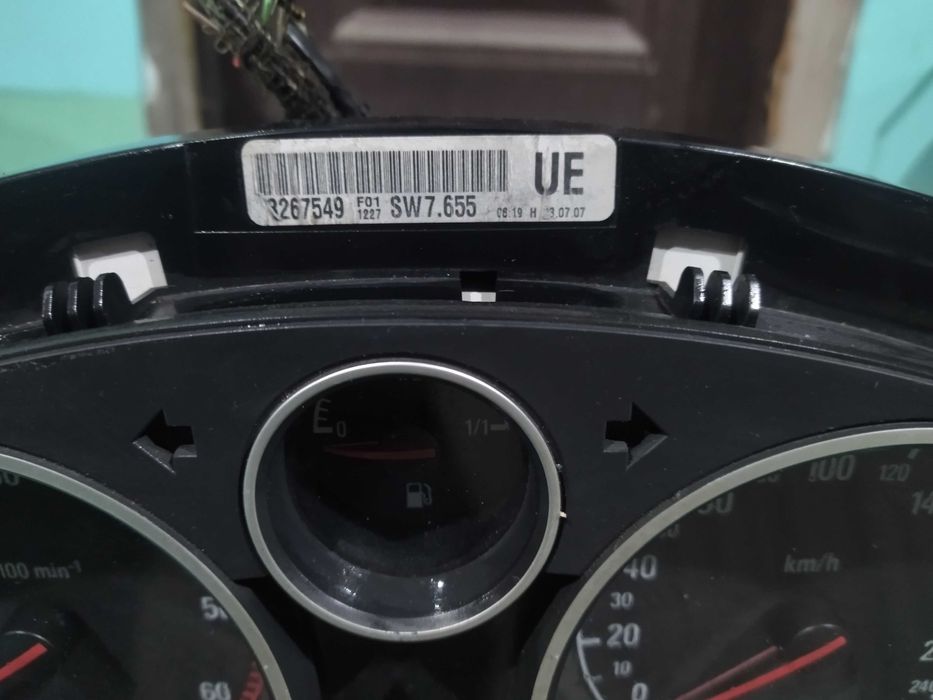 Заден капак и километраж Опел Астра х