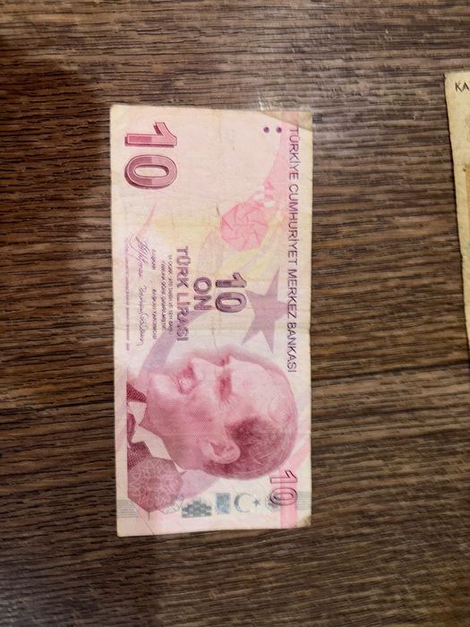 Старинные купюры и монеты