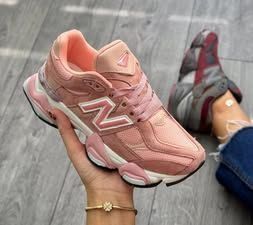 Adidasi New Balance 9060