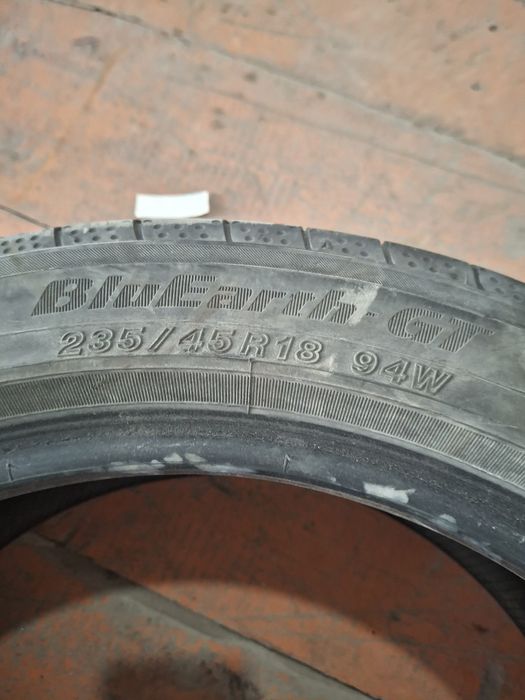 Шина одиночка 235/45/18