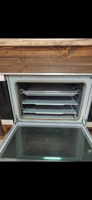 Професионална фурна с 5 газови котлона Miele