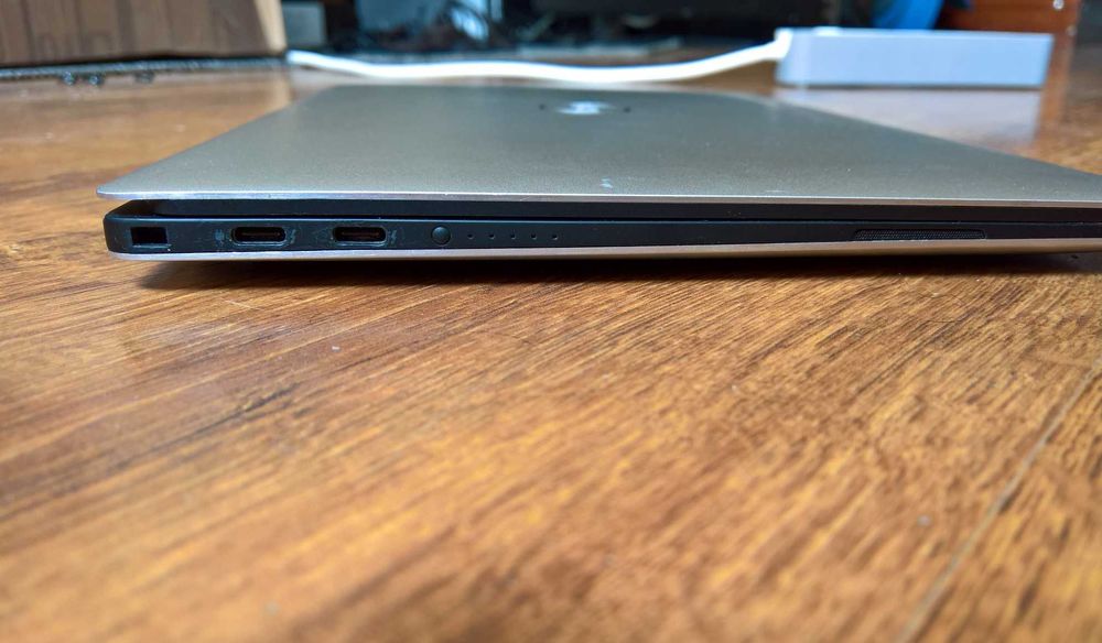 13.3" DELL XPS 7390, i5-10210U, 8GB, 128GB NVMe, лицензиран Windows