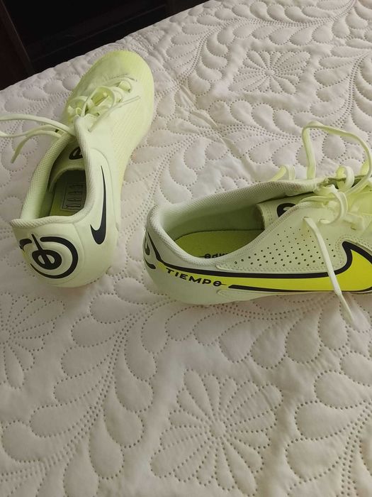 Ghete fotbal Nike Tiempo Legend 9