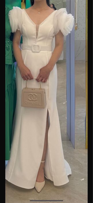 вечернее платье белый