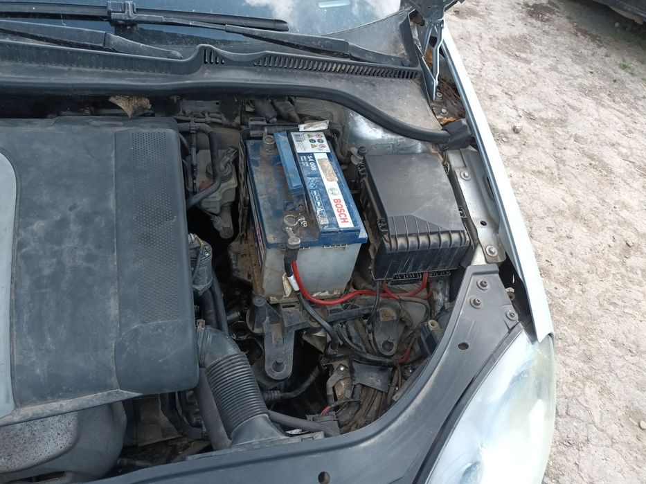 Dezmembrari  VW GOLF 5  2003  > 2009 1.4 FSI Benzina