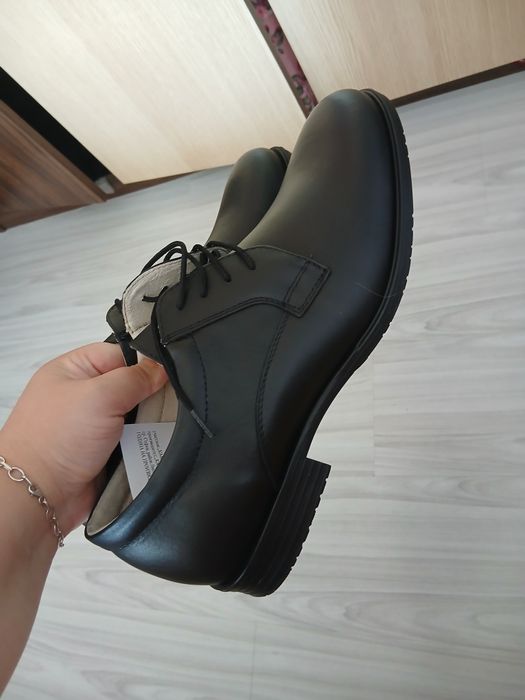 Нови мъжки обувки от естествена кожа