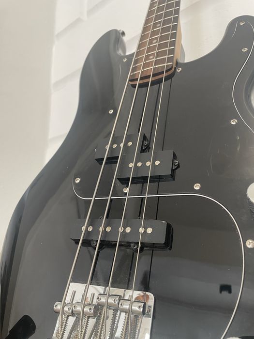 Chitara bass Squier Affinity PJ