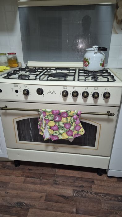 Газ плита большая