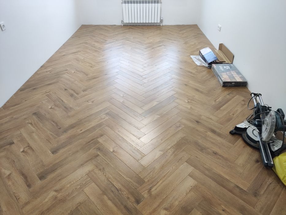 Укладка ламината и ПВХ полов в Алматы | Мастер