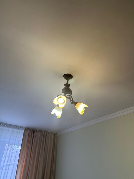 Продам люстры буу