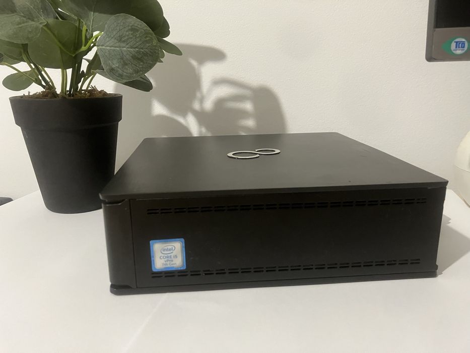 Fujitsu Esprimo Q957 Mini PC
