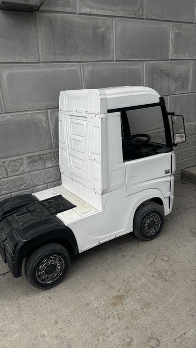 Продам детскую машину