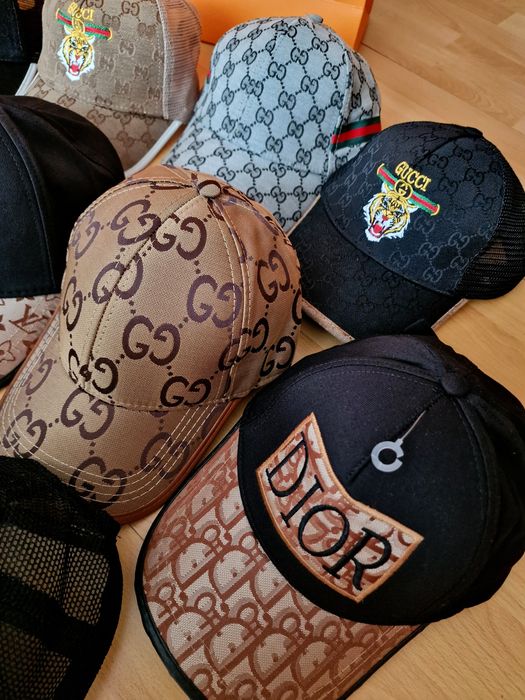 Sepci unisex, model reglabil, saculet, etichetă